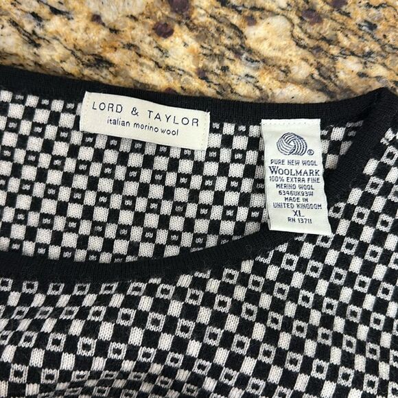 Lord & Taylor Vintage Italian Merino Wool Geo Pattern Sweater Size XL - Picture 4 of 9